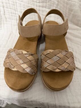 White Mountain Women's Braided Strap Sandals in Taupe & Metallic